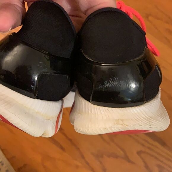 Under Armour Speedform sneakers size 8 black with pink shoelaces - Picture 5 of 8